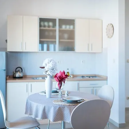 Helena Lux Apartment *